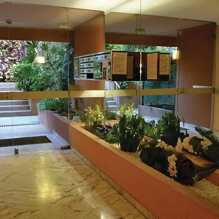 Azurelle Nice