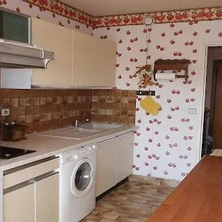 Azurelle Apartment *